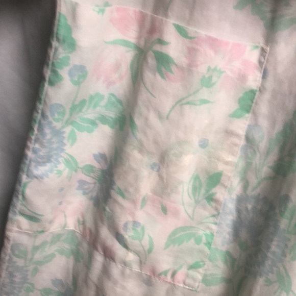 2 Pockets Gown robe snaps up has paint spots s/m - Picture 4 of 12